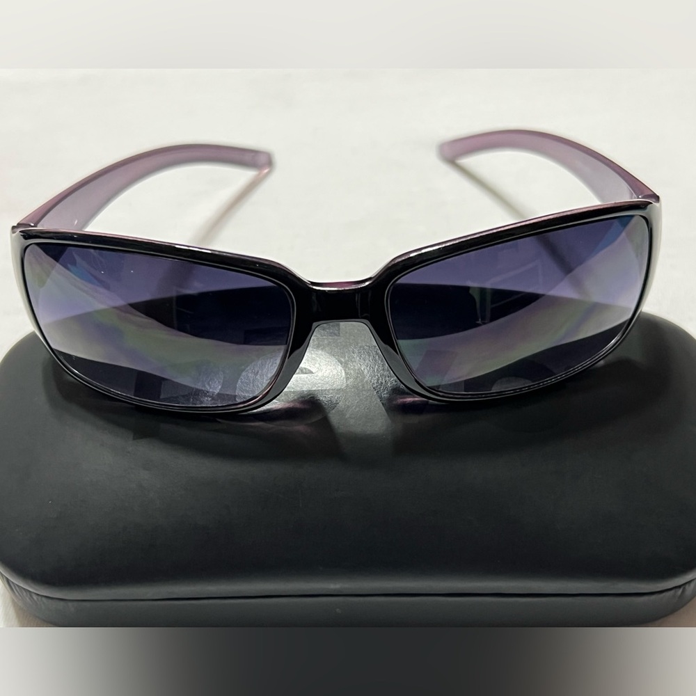 Unisex Black Two-tone Plastic Wrap Sunglasses With Gradient Grey Lenses